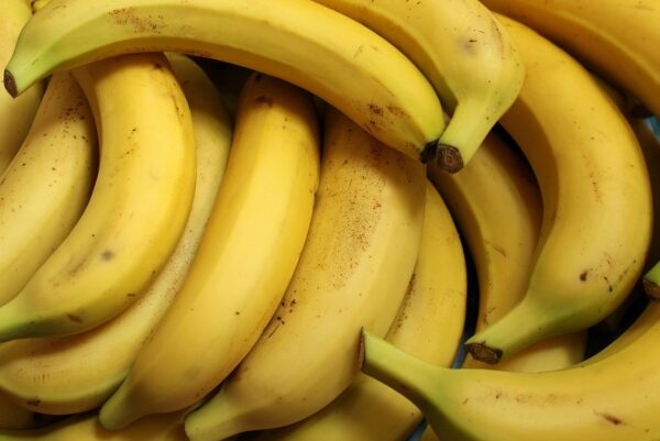 فوائد وأضرار تناول الموز