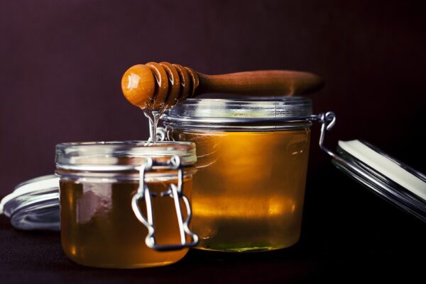 فوائد وأضرار تناول العسل