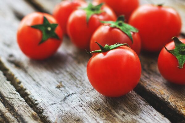 فوائد وأضرار تناول الطماطم